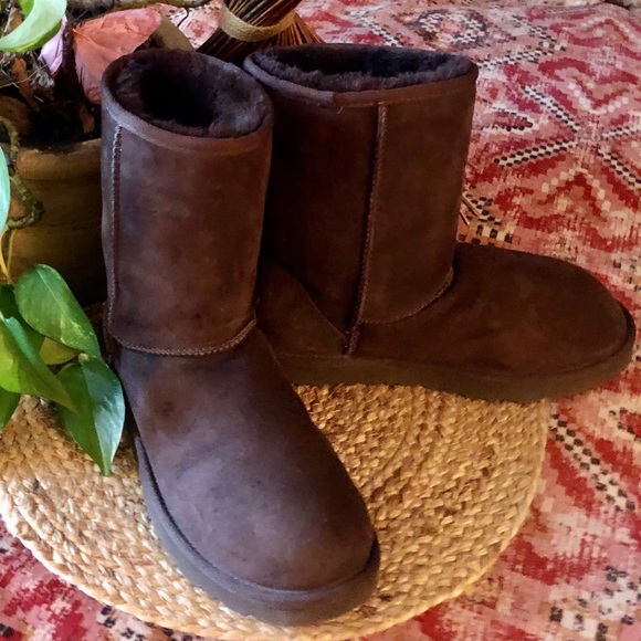 UGG Classic Short Boots - Picture 3 of 10